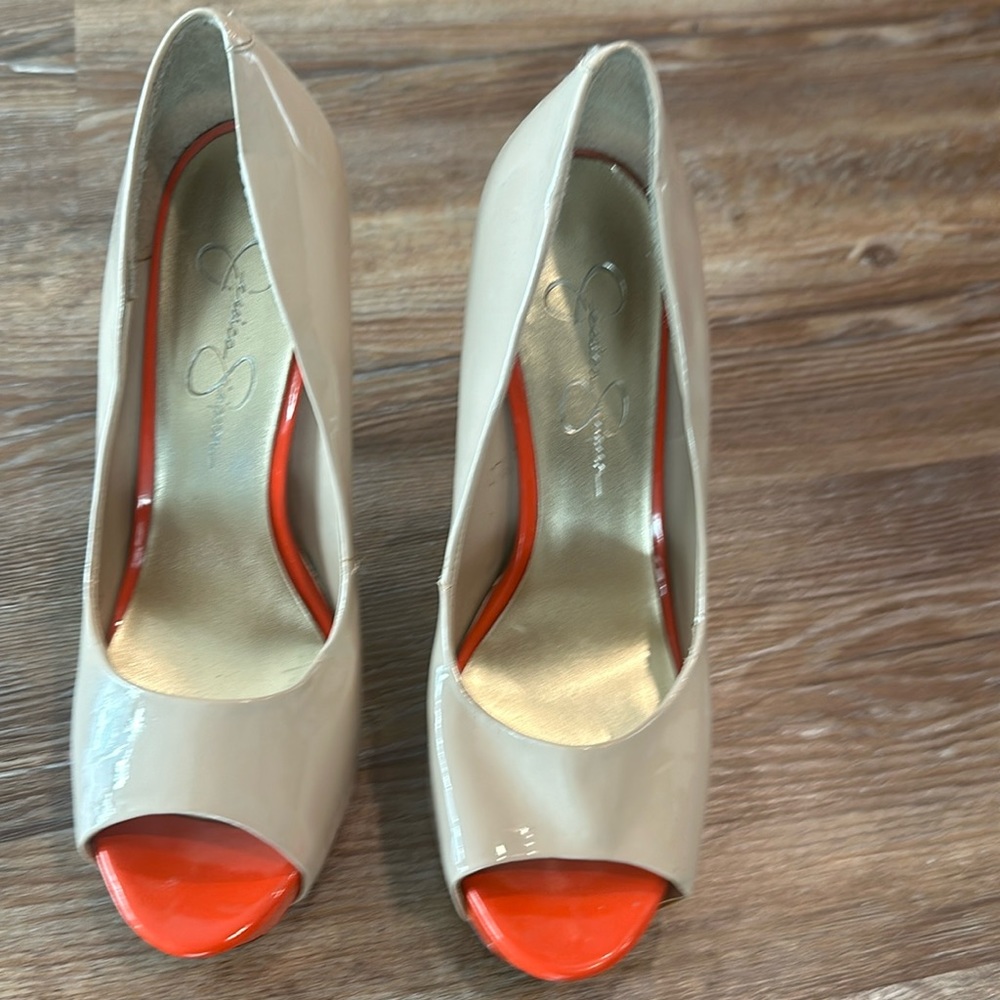 Jessica Simpson, size 8 1/2, color buff/tan & orange